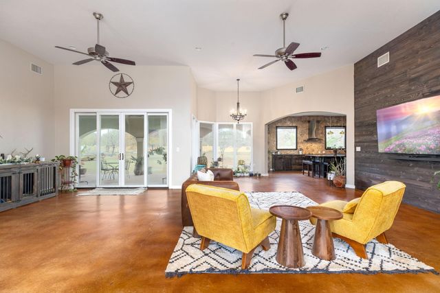 1202 Sierra Vista CV, Lockhart, TX 78644