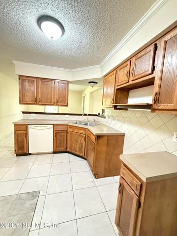 2338 BLOSSOM RIDGE Drive N, Jacksonville, FL 32218