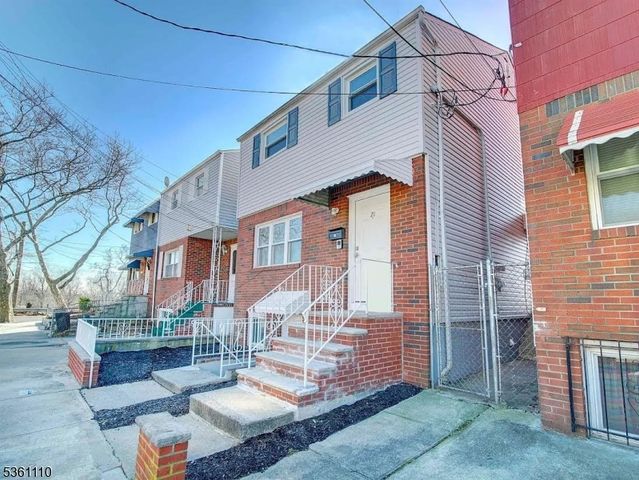 21 Freedom Pl, Jersey City, NJ 07305
