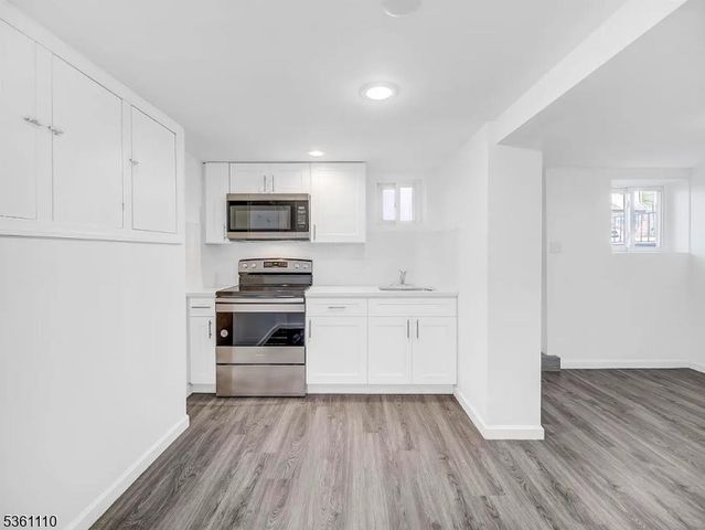 21 Freedom Pl, Jersey City, NJ 07305
