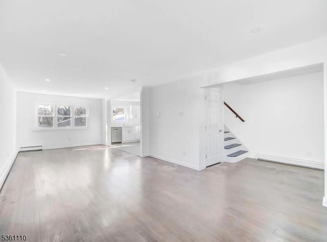 21 Freedom Pl, Jersey City, NJ 07305