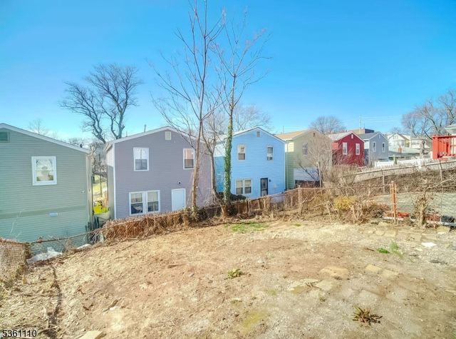21 Freedom Pl, Jersey City, NJ 07305