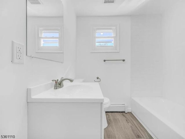 21 Freedom Pl, Jersey City, NJ 07305