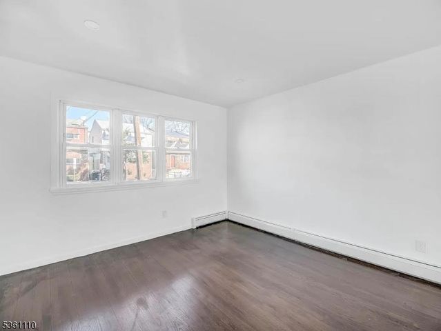 21 Freedom Pl, Jersey City, NJ 07305