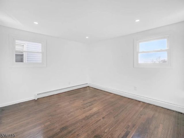 21 Freedom Pl, Jersey City, NJ 07305