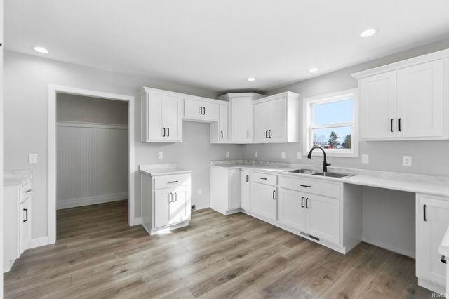 1575 Farm View Court, Huntertown, IN 46748