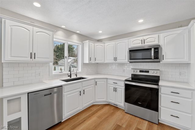 4586 Everhart Drive, Green, OH 44720