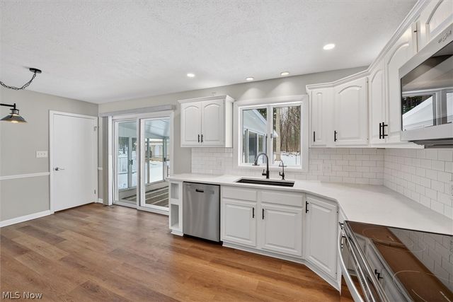 4586 Everhart Drive, Green, OH 44720