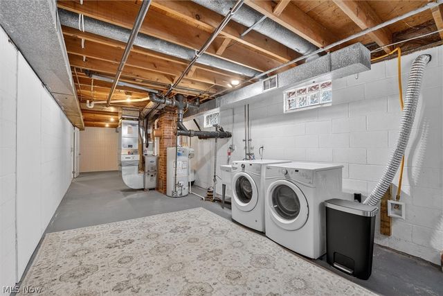 4586 Everhart Drive, Green, OH 44720