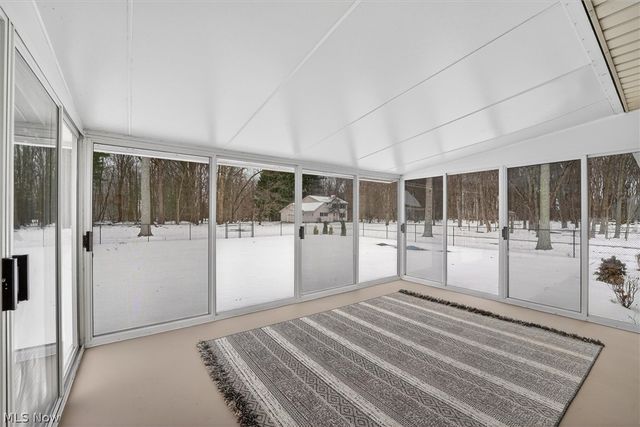 4586 Everhart Drive, Green, OH 44720