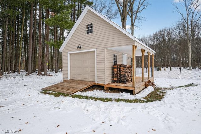 4586 Everhart Drive, Green, OH 44720