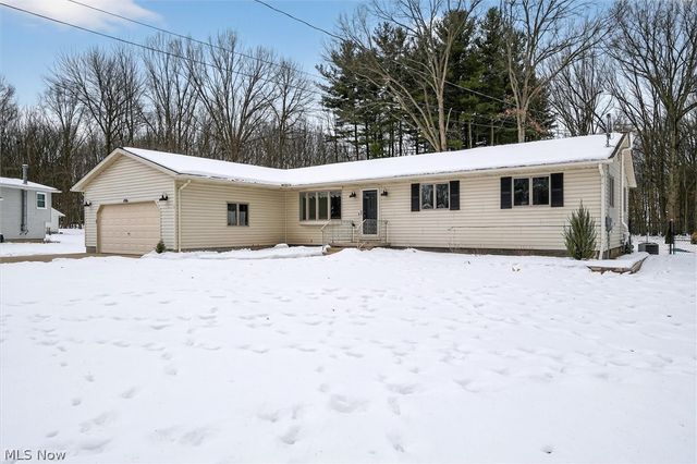 4586 Everhart Drive, Green, OH 44720