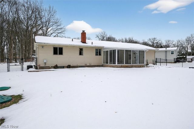 4586 Everhart Drive, Green, OH 44720