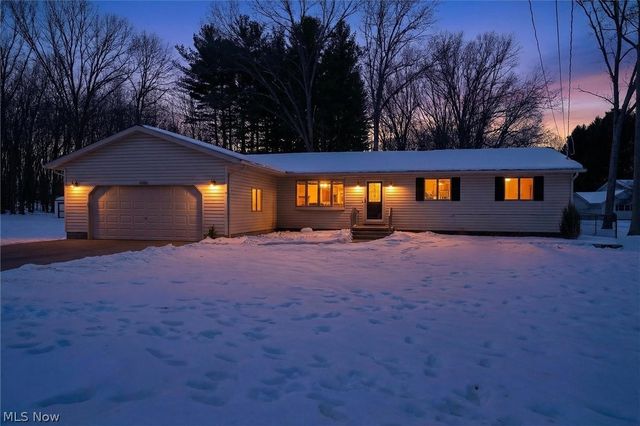 4586 Everhart Drive, Green, OH 44720