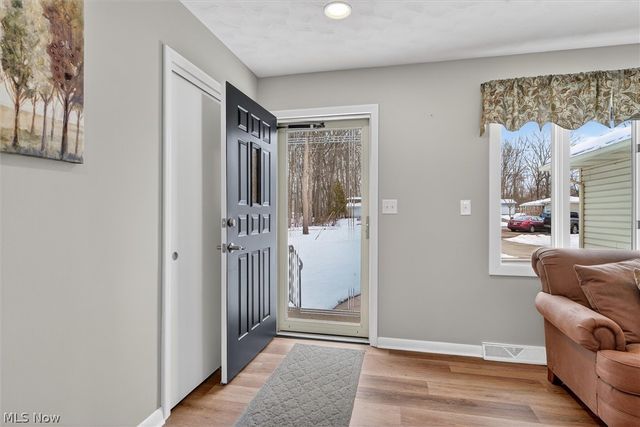 4586 Everhart Drive, Green, OH 44720