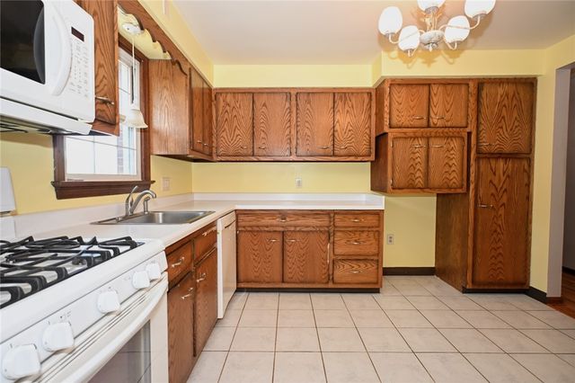 716 Sampson St, Monongahela, PA 15063