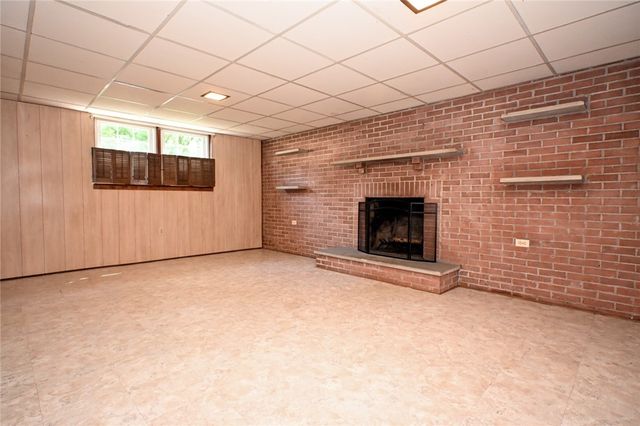 716 Sampson St, Monongahela, PA 15063