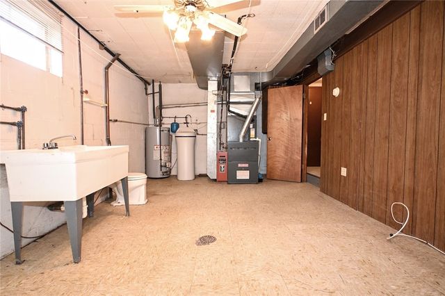 716 Sampson St, Monongahela, PA 15063