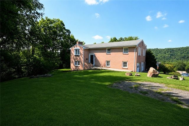 716 Sampson St, Monongahela, PA 15063