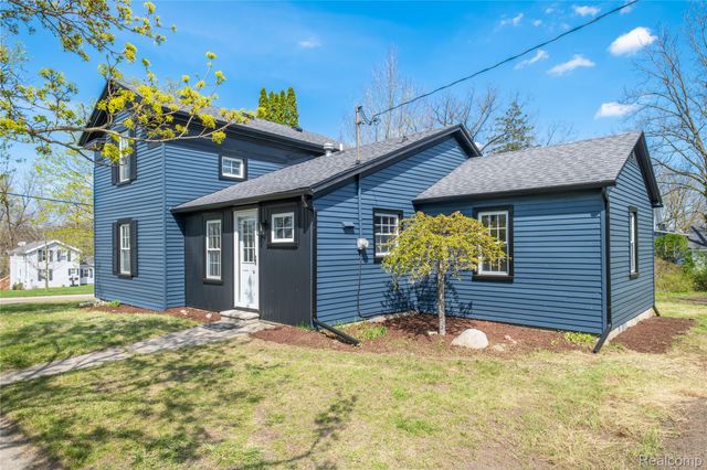 227 Emily Street, Flushing, MI 48433
