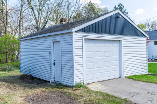 227 Emily Street, Flushing, MI 48433