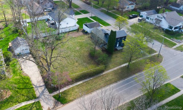 227 Emily Street, Flushing, MI 48433
