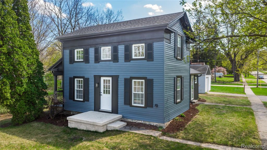 227 Emily Street, Flushing, MI 48433
