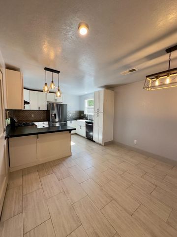1640 Ukiah Way, Salinas, CA 93906