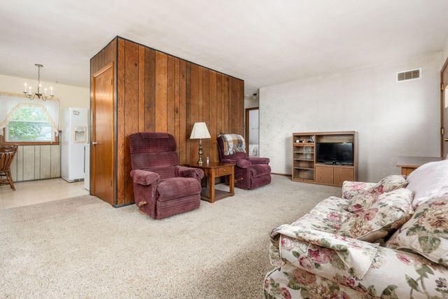 618 Savannah Drive, Columbus, OH 43228
