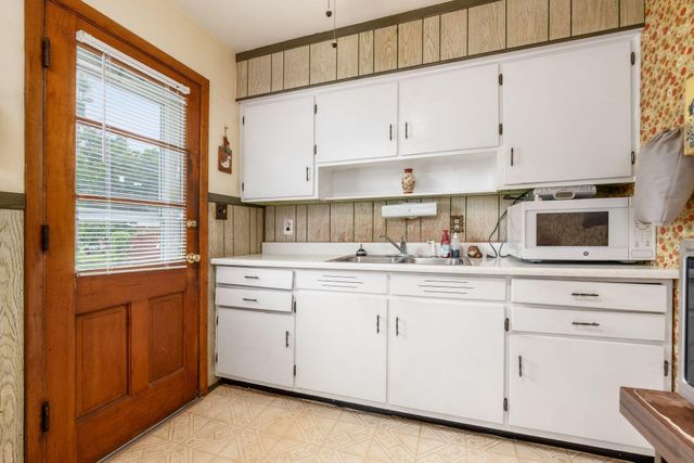 618 Savannah Drive, Columbus, OH 43228