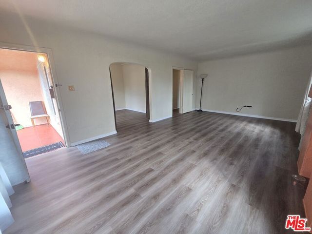 1330 Keniston Avenue, Los Angeles, CA 90019