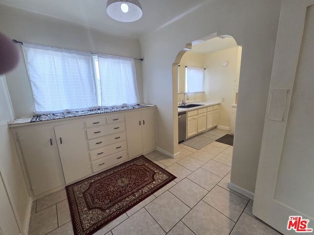 1330 Keniston Avenue, Los Angeles, CA 90019