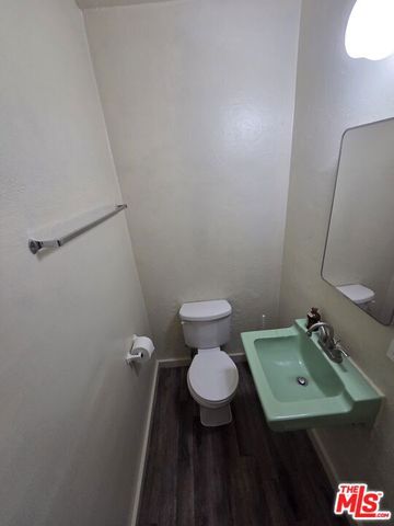 1330 Keniston Avenue, Los Angeles, CA 90019