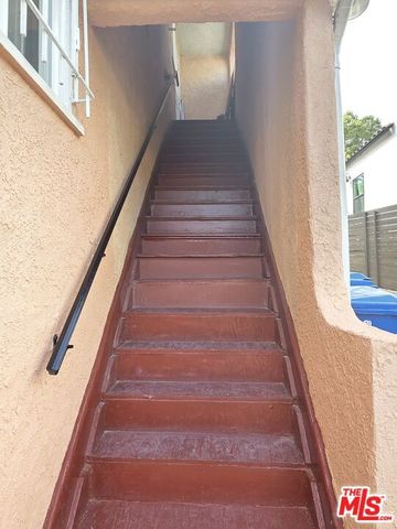 1330 Keniston Avenue, Los Angeles, CA 90019
