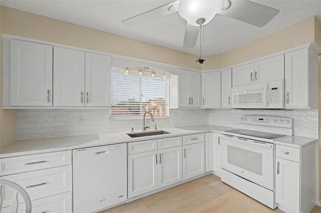 4009 LIGHTHOUSE WAY, New Port Richey, FL 34652