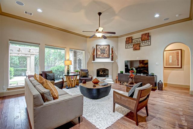 7 Shearling Court, Spring, TX 77389