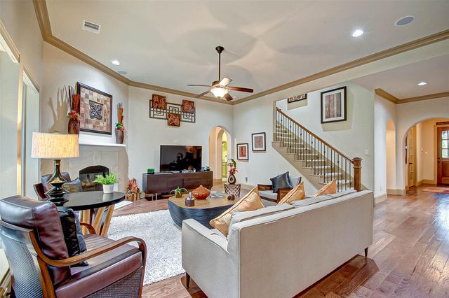 7 Shearling Court, Spring, TX 77389