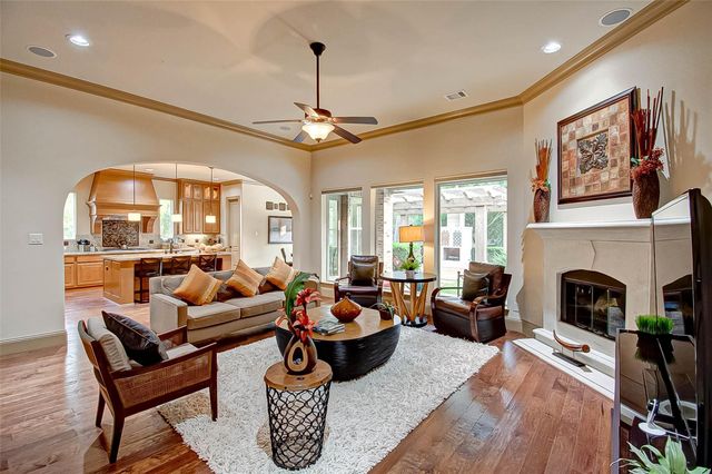 7 Shearling Court, Spring, TX 77389