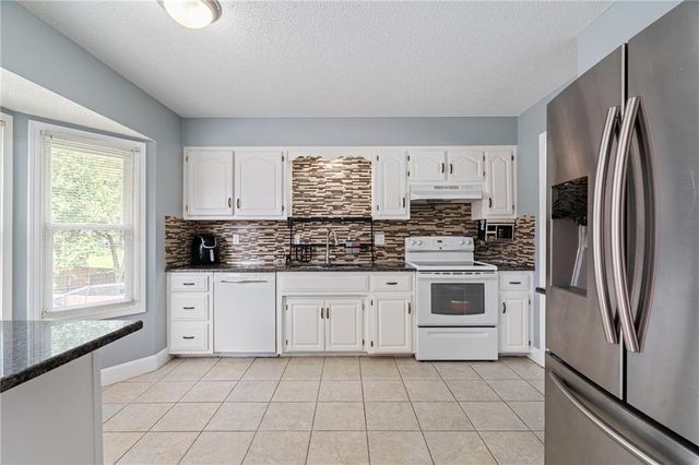 4108 N Troost Avenue, Kansas City, MO 64116