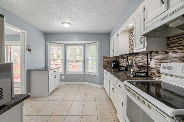 4108 N Troost Avenue, Kansas City, MO 64116