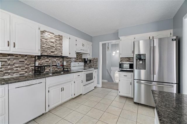 4108 N Troost Avenue, Kansas City, MO 64116