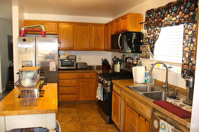 505 Lierly Avenue, Taft, CA 93268