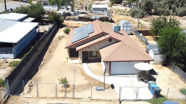 505 Lierly Avenue, Taft, CA 93268