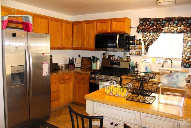 505 Lierly Avenue, Taft, CA 93268