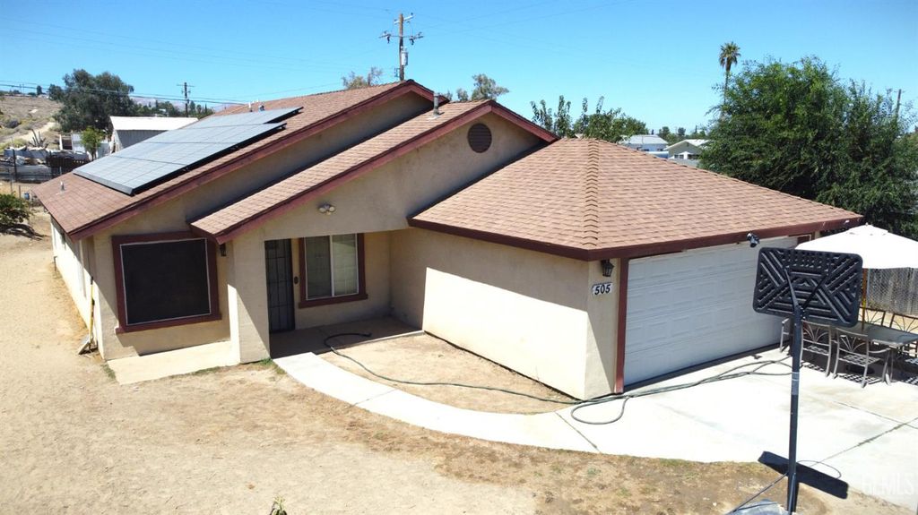 505 Lierly Avenue, Taft, CA 93268