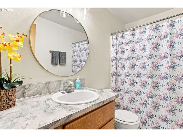 13010 Ne 38th St, Vancouver, WA 98682