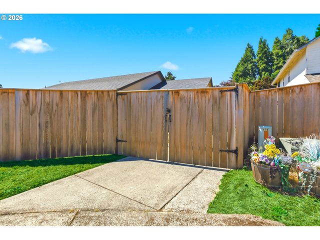 13010 Ne 38th St, Vancouver, WA 98682