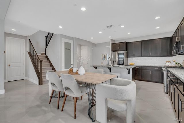 580 Kingbird Cir, Vacaville, CA 95688