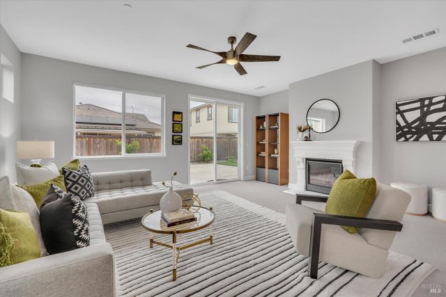 580 Kingbird Cir, Vacaville, CA 95688