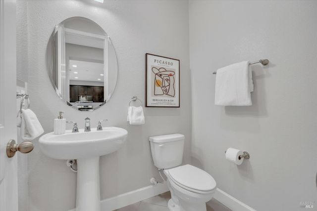 580 Kingbird Cir, Vacaville, CA 95688